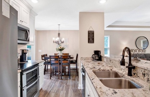 Southeast Pensacola House | 17th C~Tranquil Family Retreat
