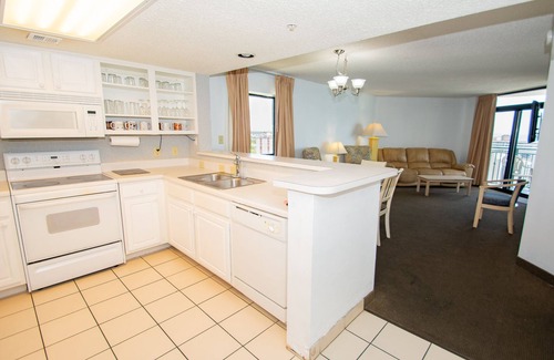 Myrtle Beach Condo | 17th Floor Spacious Oceanview Condo * Families & Groups of 8+ Welcome Here!!