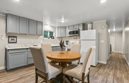 Kiln Cabin | 18 acres with 2 ponds. Cozy 3 bedroom family friendly retreat.