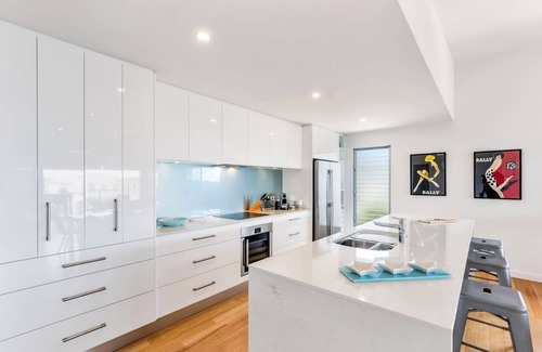 Port Elliot House | 18 Boomer - Ocean Views - Luxury - Wi-Fi