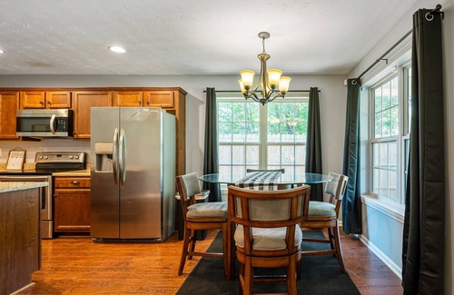 Emerson House | 18 Larkspur Ln Emerson