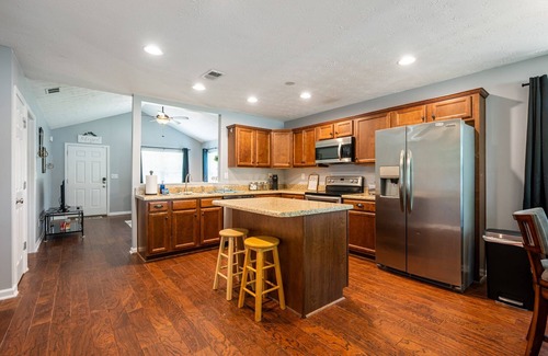 Emerson House | 18 Larkspur Ln Emerson