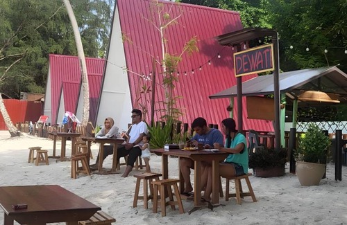 Pulau Lang Tengah Hotel | 18 m² Hotel ∙ 2 bedrooms ∙ 6 guests