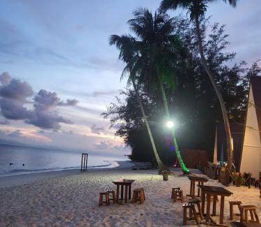 Pulau Lang Tengah Hotel | 18 m² Hotel ∙ 2 bedrooms ∙ 6 guests