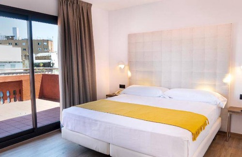 Esquerra de l'Eixample Hotel | 18 m² Hotel ∙ 10 guests