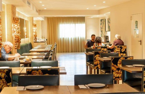 Esquerra de l'Eixample Hotel | 18 m² Hotel ∙ 10 guests