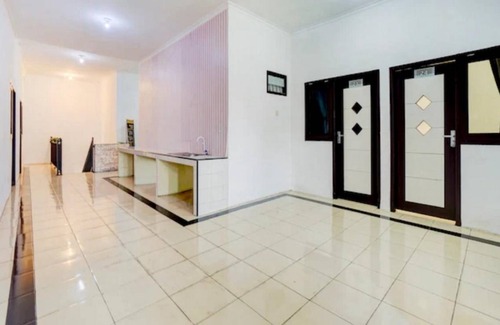 Blimbing Hotel | 18 m² Hotel ∙ 3 guests