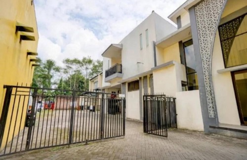 Blimbing Hotel | 18 m² Hotel ∙ 3 guests