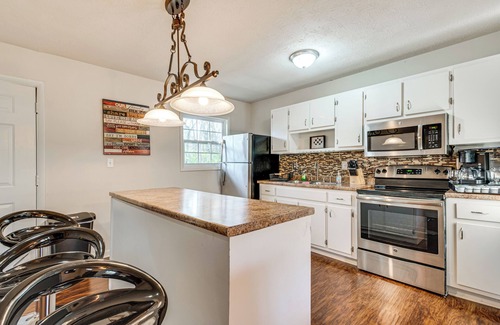 Lithia Springs House | 18 Mi to Downtown Atlanta: Quiet Home w/Fire Pit
