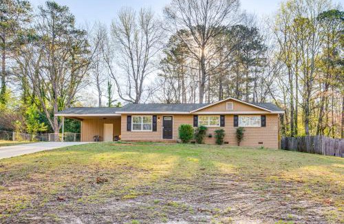 Lithia Springs House | 18 Mi to Downtown Atlanta Quiet Home with Fire Pit