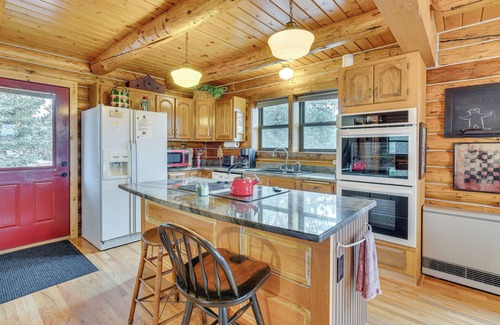 Cotopaxi Cabin | 18 Mi to Royal Gorge: Peaceful Mtn Cabin w/Porch!