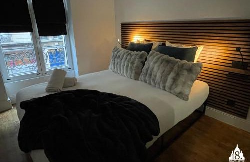 18th Arrondissement Apartment | 18 Montmartre