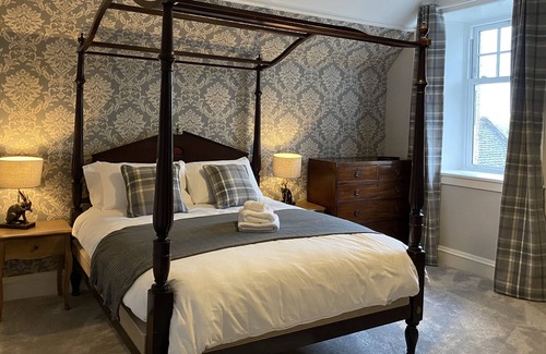 Maybole House | 18 person 9 en-suite bedroom country house in Ayrshire with hot tub & sauna