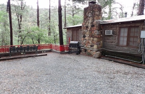 Ruidoso Cabin | #18 Ponderosa Cabins 104 N Laurel cabin 18
