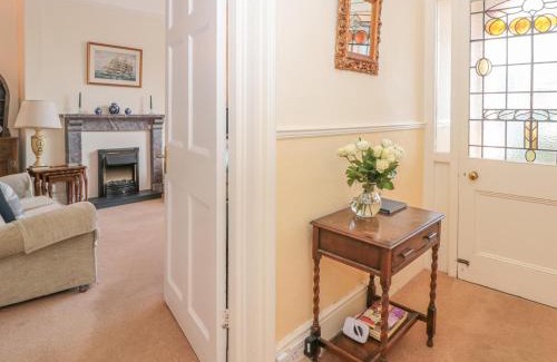 Dartmouth Apartment | 18 Southtown