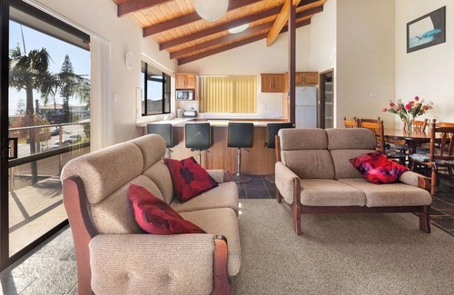 Scotts Head House | 180 degree Ocean Views