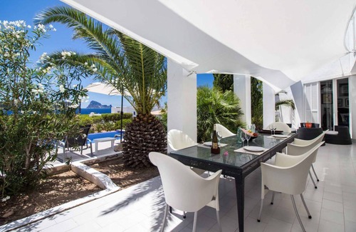 Cala Comte Villa | 180 m² Villa ∙ 4 bedrooms ∙ 8 guests