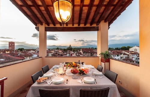 Lucca Historical Center Apartment | 180 m² Apartment ∙ 4 bedrooms ∙ 8 guests