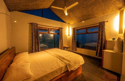Elappara House | 180 m² Bungalow ∙ 2 bedrooms ∙ 8 guests