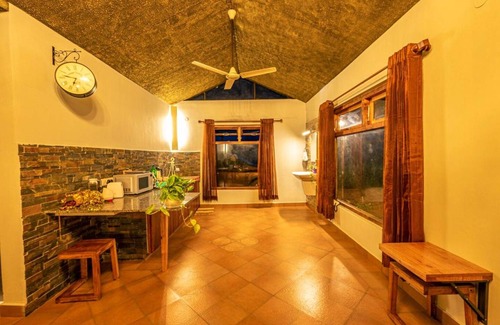 Elappara House | 180 m² Bungalow ∙ 2 bedrooms ∙ 8 guests