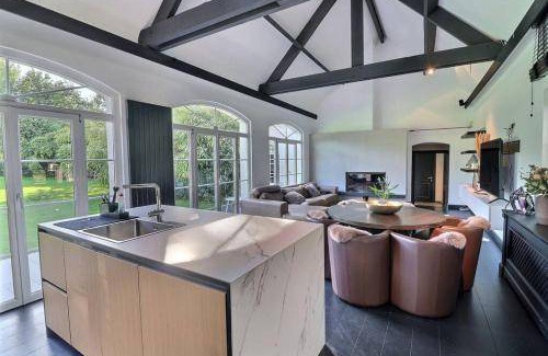 Couture-Saint-Germain Ski Chalet | 180 m² Chalet ∙ 4 bedrooms ∙ 8 guests