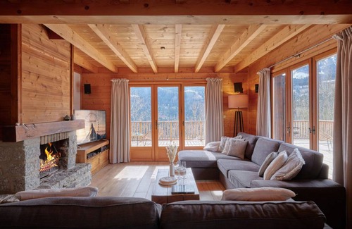 Manigod Ski Chalet | 180 m² Chalet ∙ 5 bedrooms ∙ 8 guests