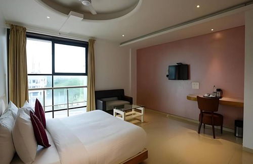 Kadachiwadi Hotel | 180 m² Hotel ∙ 3 guests