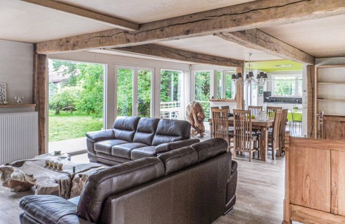 Ypres House | 180 m² House ∙ 2 bedrooms ∙ 6 guests