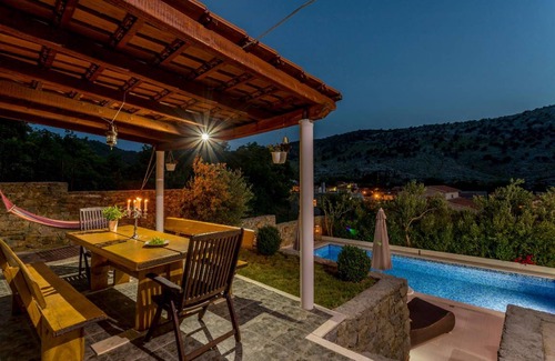 Srinjine House | 180 m² House ∙ 4 bedrooms ∙ 8 guests