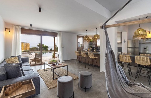 Kolymbia House | 180 m² House ∙ 4 bedrooms ∙ 7 guests