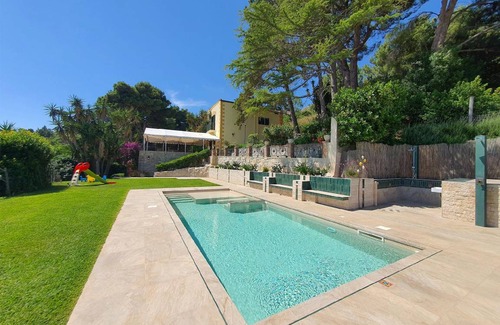 Alcamo House | 180 m² House ∙ 4 bedrooms ∙ 12 guests
