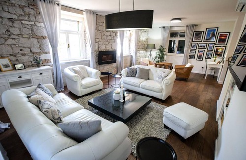 Vir House | 180 m² House ∙ 4 bedrooms ∙ 8 guests