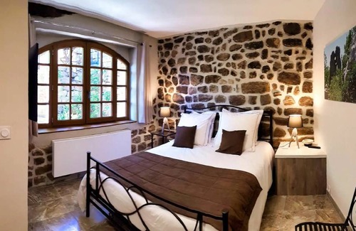 Chambonas House | 180 m² House ∙ 5 bedrooms ∙ 12 guests