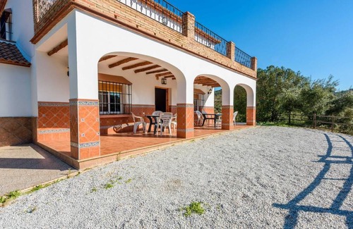 Riogordo House | 180 m² House ∙ 6 bedrooms ∙ 12 guests