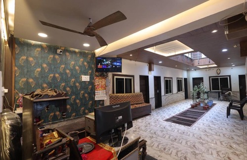 Mathura House | 180 m² Motel ∙ 4 guests