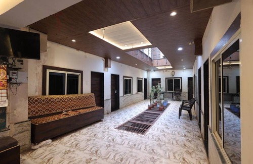 Mathura House | 180 m² Motel ∙ 4 guests