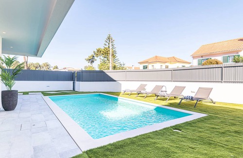 Charneca de Caparica e Sobreda Villa | 180 m² Villa ∙ 3 bedrooms ∙ 6 guests