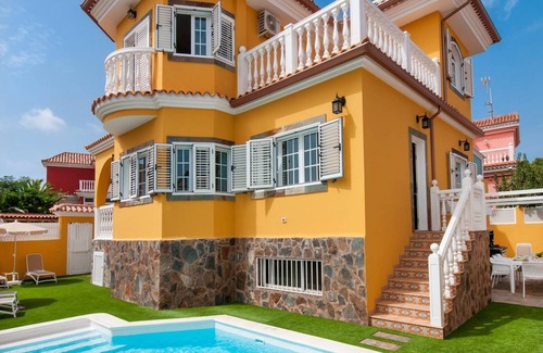 Sonnenland Villa | 180 m² Villa ∙ 4 bedrooms ∙ 8 guests
