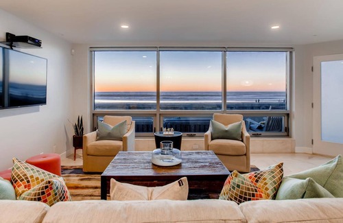 Central Mission Beach Condo | 180° OCEANFRONT VIEWS: Has A/C, Beach Level Patio, FULL Kitchen, Reviews