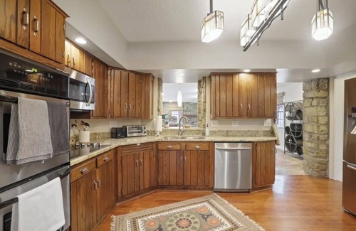 Heath Other | 1800's Totally restored Estate w/5 bedrooms, pool, hot tub, and pickle ball!