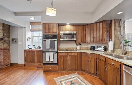 Heath Other | 1800's Totally restored Estate w/5 bedrooms, pool, hot tub, and pickle ball!