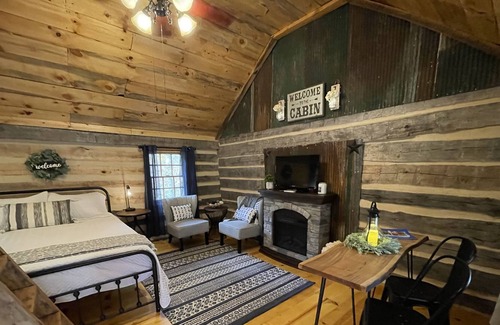 Stanton Cabin | 1800’s Log Cabin Nature Escape in the Woods near RRG
