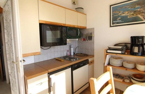 Cognet Apartment | 180m from ski slopes, 1st floor, balcony, tv, ski locker, 23m², Alpe d'Huez