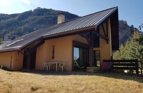 Briancon Ski Chalet | 180m² family home with exceptional south-facing views. Linen and Internet provided