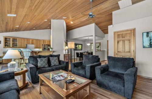 Deer Park House | 18122Maury