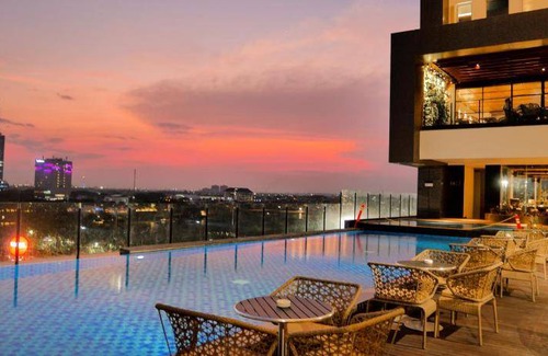 Surabaya Hotel | 182 m² Hotel ∙ 127 guests