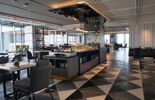 Surabaya Hotel | 182 m² Hotel ∙ 127 guests