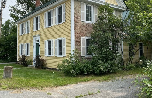 Perkinsville House | 1820 Federal Style Home located on the beautiful Black River