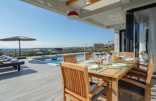 Mravince House | 183 m² House ∙ 4 bedrooms ∙ 10 guests