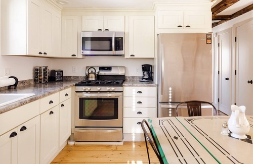 Waitsfield Apartment | 1830 Enchanting, Light-Filled Farmhouse Apartment